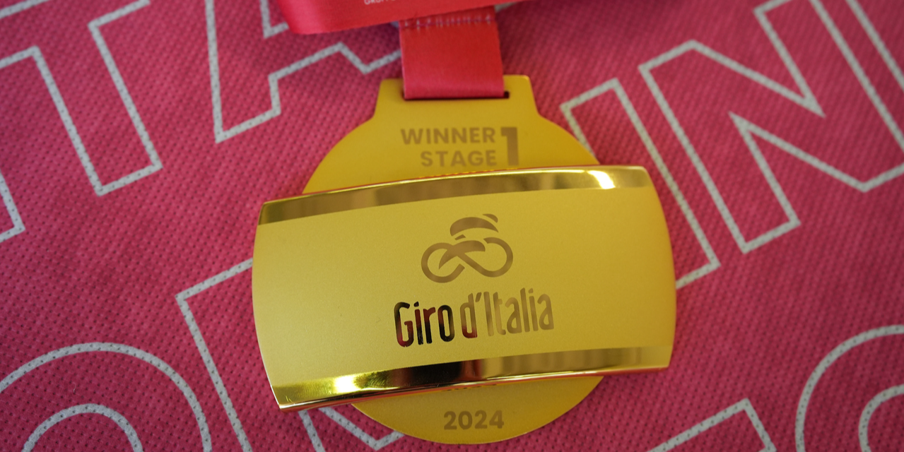 giro d'italia 2024 medal